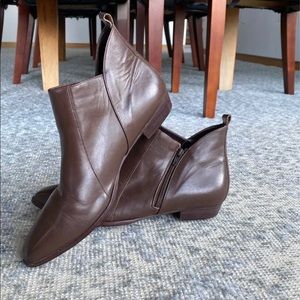 Capezio 8.5 vintage brown booties EUC